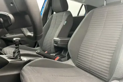 Photo 44 Peugeot 2008  PureTech 130 S&S BVM6