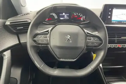 Photo 42 Peugeot 2008  PureTech 130 S&S BVM6