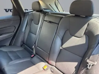 Photo 8 Volvo Xc60  T8 Recharge AWD 303 ch + 87 ch Geartronic 8