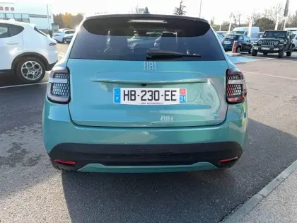 Photo 3 Fiat 600 e 54 kWh 156 ch