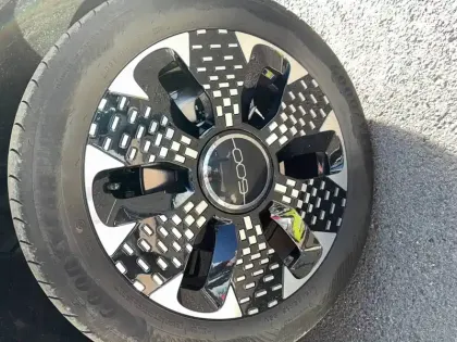 Photo 8 Fiat 600 e 54 kWh 156 ch