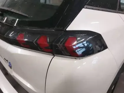 Photo 16 Peugeot 2008  Moteur électrique 136 ch