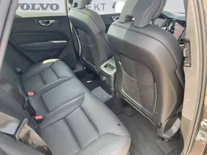 Photo 13 Volvo XC60  T6 AWD Hybride rechargeable 253 ch+145 ch Geartronic 8