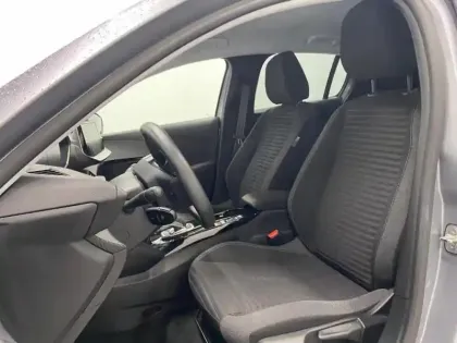 Photo 7 Peugeot 208  e- 136ch Style