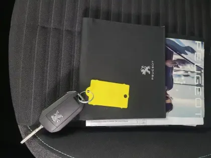 Photo 9 Peugeot 208  PureTech 100 S&S EAT8