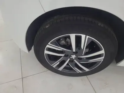 Photo 5 Peugeot 208  PureTech 100 S&S EAT8