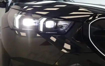 Photo 17 BMW Serie 5 i5 M60 xDrive 601 ch