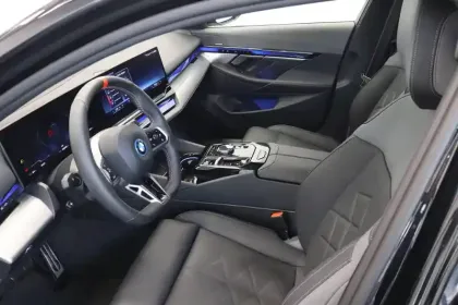 Photo 7 BMW Serie 5 i5 M60 xDrive 601 ch