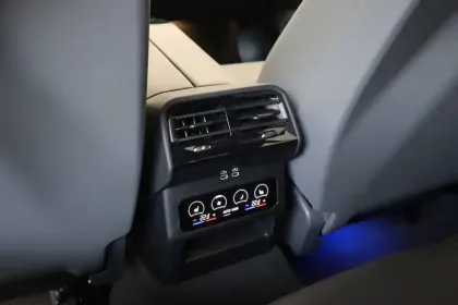 Photo 12 BMW Serie 5 i5 M60 xDrive 601 ch