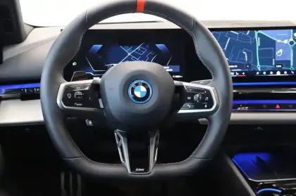 Photo 9 BMW Serie 5 i5 M60 xDrive 601 ch