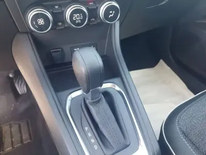 Photo 12 Renault Captur  mild hybrid 160 EDC