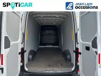 Photo 49 Volkswagen Crafter  VAN 35 L4H3 2.0 TDI 140 CH BVA