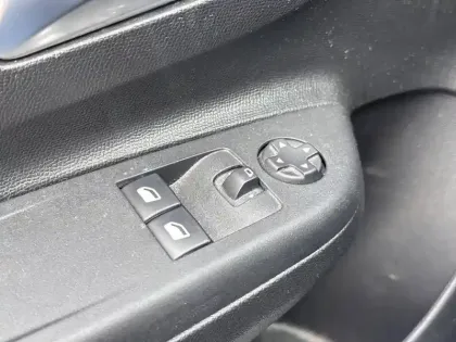 Photo 20 Opel Corsa  Electrique 136 ch & Batterie 50 kWh