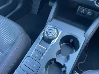 Photo 7 Ford Kuga 2.5 Duratec 190ch FHEV E85 ST-Line BVA