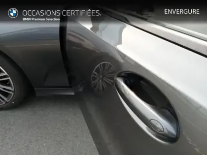 Photo 14 BMW Serie 3 Série 3 318dA MH 150ch M Sport