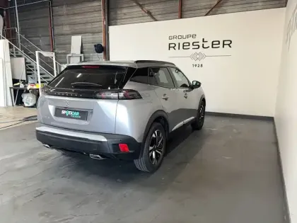 Photo 4 Peugeot 2008  PureTech 130 S&S EAT8