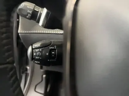 Photo 16 Peugeot 2008  PureTech 130 S&S EAT8