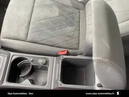 Photo 20 Volkswagen Golf  1.5 eTSI OPF 130 DSG7