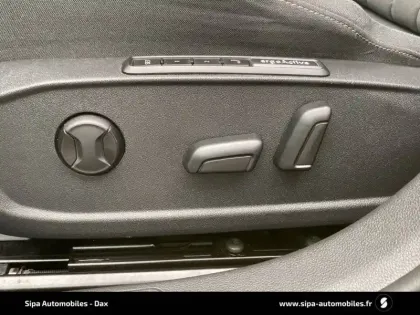 Photo 26 Volkswagen Golf  1.5 eTSI OPF 130 DSG7