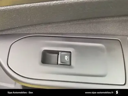 Photo 41 Volkswagen Golf  1.5 eTSI OPF 130 DSG7