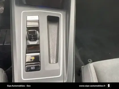 Photo 13 Volkswagen Golf  1.5 eTSI OPF 130 DSG7