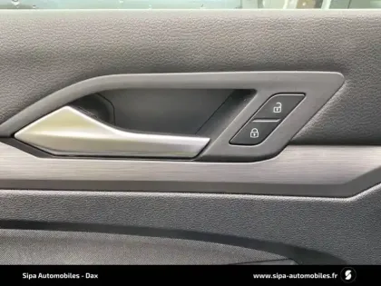 Photo 24 Volkswagen Golf  1.5 eTSI OPF 130 DSG7