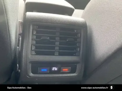 Photo 34 Volkswagen Golf  1.5 eTSI OPF 130 DSG7