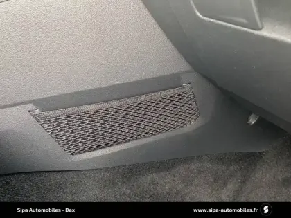 Photo 45 Volkswagen Golf  1.5 eTSI OPF 130 DSG7