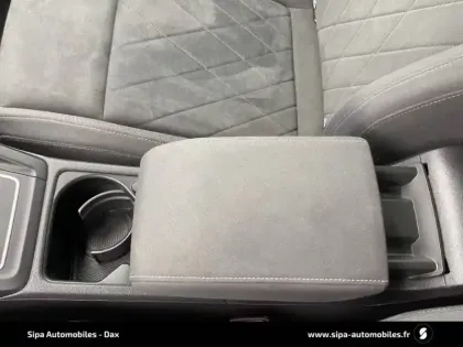 Photo 21 Volkswagen Golf  1.5 eTSI OPF 130 DSG7