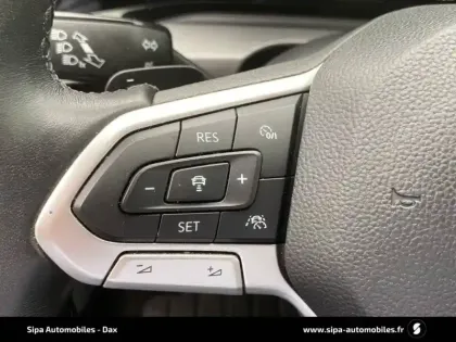 Photo 17 Volkswagen Golf  1.5 eTSI OPF 130 DSG7