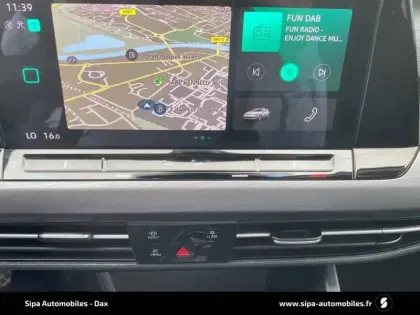 Photo 23 Volkswagen Golf  1.5 eTSI OPF 130 DSG7