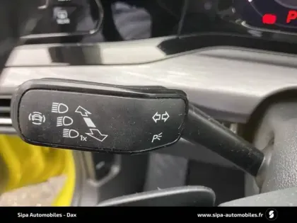 Photo 16 Volkswagen Golf  1.5 eTSI OPF 130 DSG7