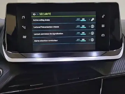 Photo 21 Peugeot 208  Electrique 50 kWh 136ch