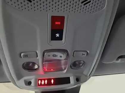 Photo 25 Peugeot 208  Electrique 50 kWh 136ch