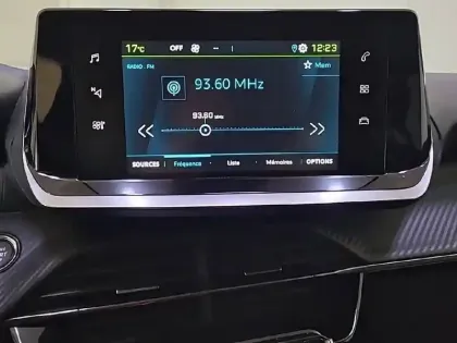 Photo 18 Peugeot 208  Electrique 50 kWh 136ch