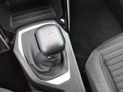 Photo 13 Peugeot 2008  PureTech 100 S&S BVM6