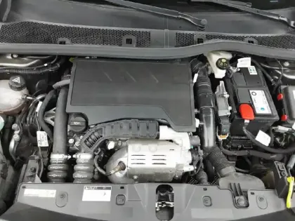 Photo 17 Peugeot 2008  PureTech 100 S&S BVM6