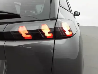 Photo 16 Peugeot 2008  PureTech 100 S&S BVM6