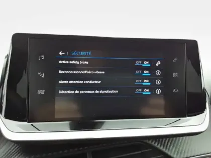 Photo 30 Peugeot 2008  PureTech 100 S&S BVM6