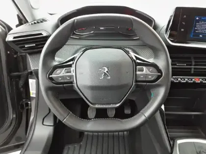 Photo 8 Peugeot 2008  PureTech 100 S&S BVM6