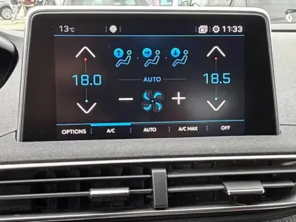 Photo 22 Peugeot 3008 Gén. II Ph1 Allure 5