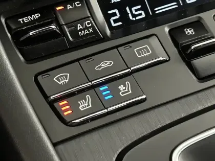 Photo 22 Porsche 911  Carrera 4 Coupé 3.0i 450