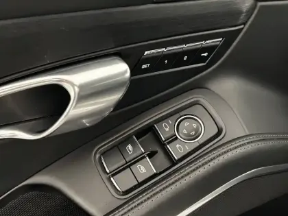 Photo 29 Porsche 911  Carrera 4 Coupé 3.0i 450