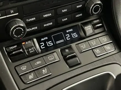 Photo 35 Porsche 911  Carrera 4 Coupé 3.0i 450