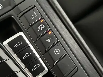 Photo 24 Porsche 911  Carrera 4 Coupé 3.0i 450