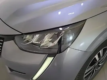 Photo 15 Peugeot 208  PureTech 100 S&S BVM6