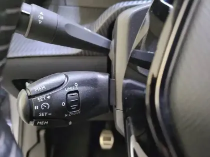 Photo 25 Peugeot 208  PureTech 100 S&S BVM6