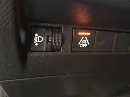 Photo 28 Peugeot 208  PureTech 100 S&S BVM6