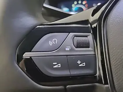 Photo 26 Peugeot 208  PureTech 100 S&S BVM6