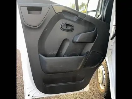 Photo 33 Renault Master  CC L2 3.5t 2.3 dCi 130 E6 BENNE